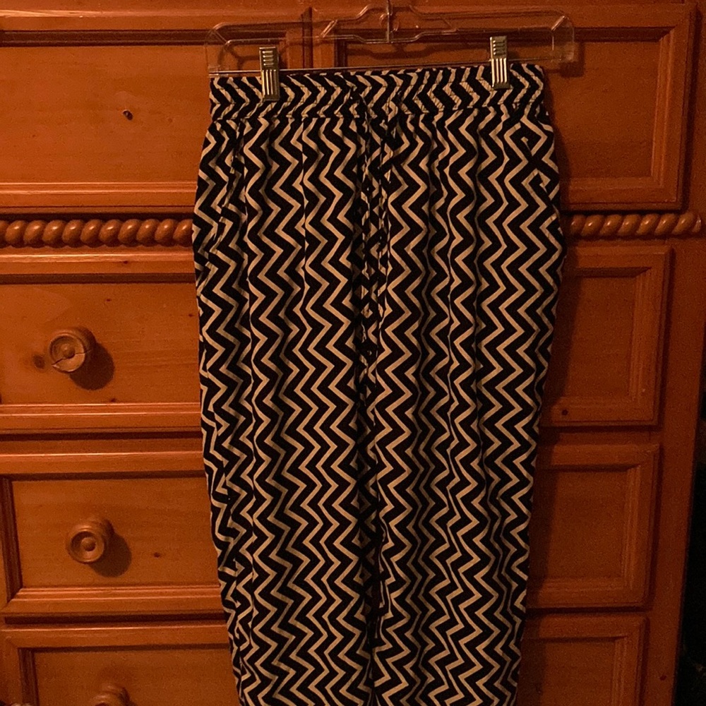 Black and White “Zigzag” Pattern Pants by Sasha NY